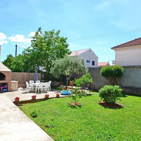 Apartment ZubaeIae.1 아파트
