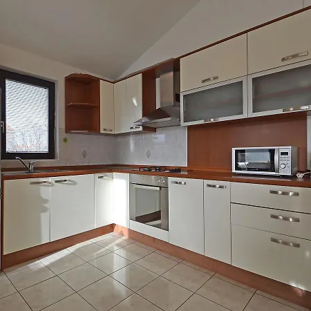 Apartment ZubaeIae.1 아파트 *